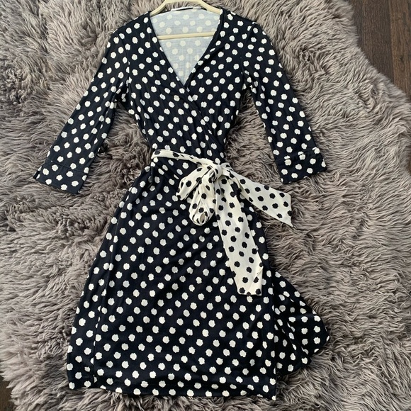 Diane Von Furstenberg Julian Wrap Dress - Picture 4 of 10